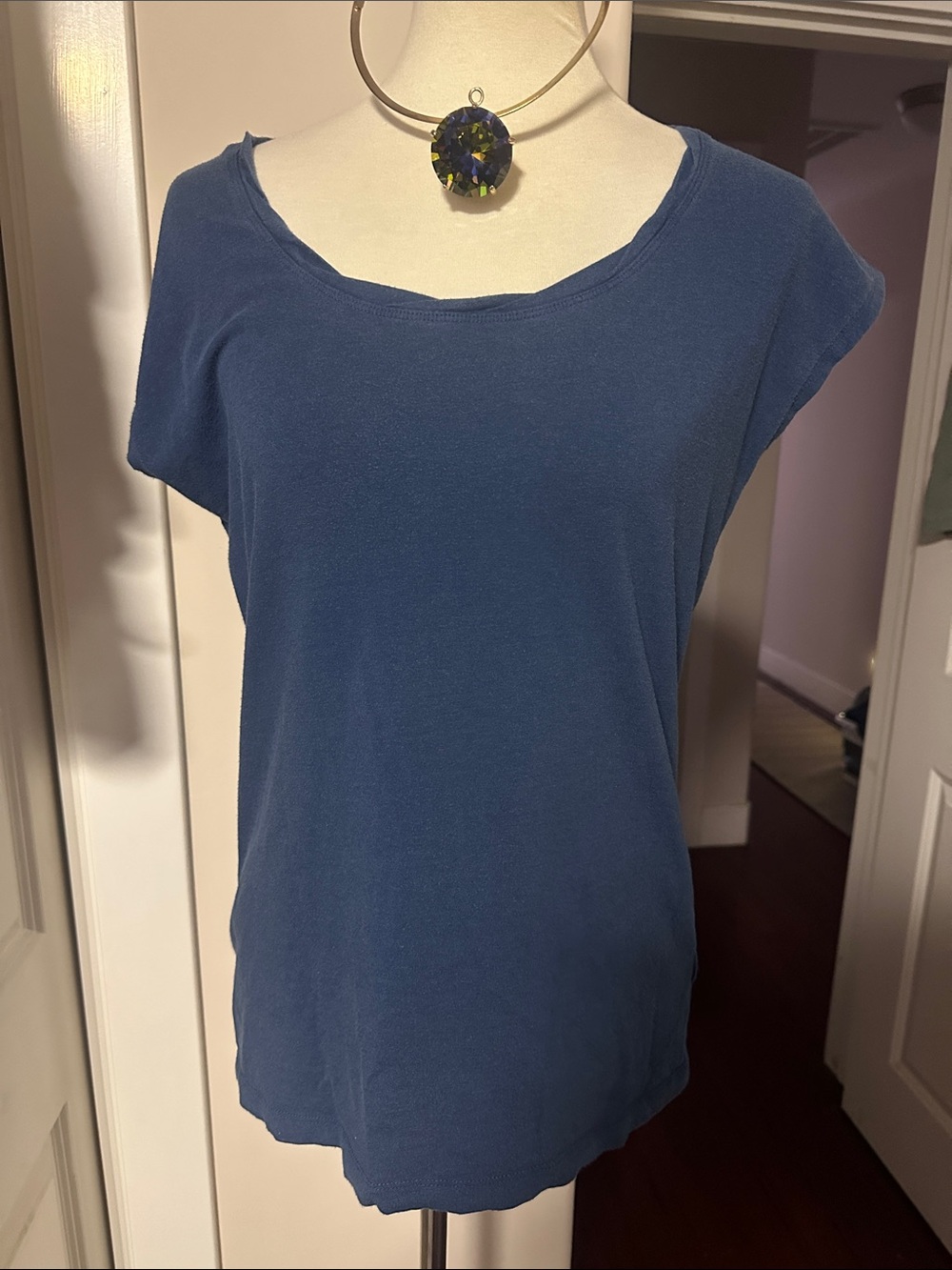 CAbi Twisted Tee Blue Scoop Neck Cap Sleeve Top Size Large EUC